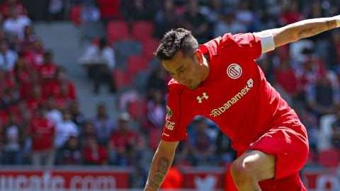 Rubens Sambueza dio un partidazo con los Diablos Rojos del Toluca ante el Pachuca en el estadio Nemesio Diez. (Foto: Imago7/Alejandra Suárez)
