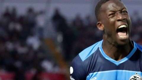El peruano Luis Advíncula de los Lobos BUAP de la Liga MX. (Foto: Imago7/Mireya Novo)