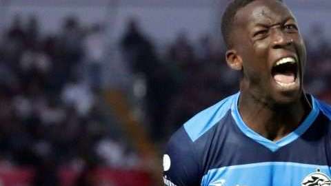 El peruano Luis Advíncula de los Lobos BUAP de la Liga MX. (Foto: Imago7/Mireya Novo)