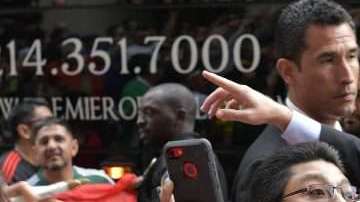 Javier Hernández a la llegada de la selección memxicana a la ciudad de Dallas, para el partido frente a Croacia. (Foto: Imago7/Etzel Espinosa)
