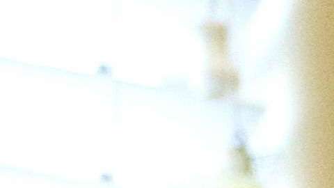 La activista indocumentada Lisbeth Mateo posa para en las oficinas de su recien abierto bufete de abogados en Los Ángeles, California.