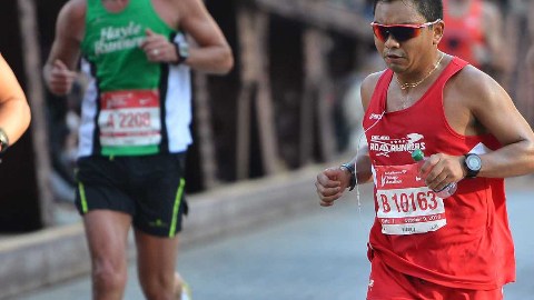 Al final del año Manuel Bautista habrá recorrido 3,000 millas de puro entrenamiento. (Javier Quiroz / La Raza)