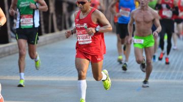 Al final del año Manuel Bautista habrá recorrido 3,000 millas de puro entrenamiento. (Javier Quiroz / La Raza)