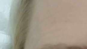 Narelle Krikhoff, de 53 años, descubrió que tenía cáncer y que no era una marcad e los lentes.