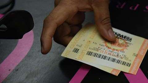 Se vale soñar cuando hay  más de $400 millones de premio. MARK RALSTON/AFP/Getty Images