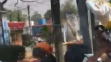 Devoto sufre accidente cuando lleva a cuesta imagen de San Judas Tadeo.