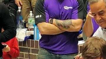 Tom Brady se rapó por una buena causa.