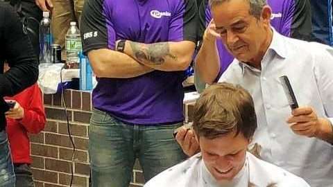 Tom Brady se rapó por una buena causa.