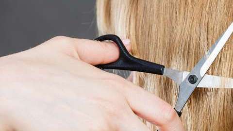 Los sujetos huyeron tras cortarle el cabello,
