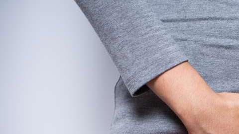 Los niveles de estrógenos normalmente disminuyen después de la menopausia.