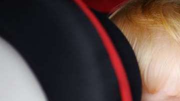 En Estados Unidos, cada año un promedio de 37 niños mueren al ser dejados dentro de los vehículos.