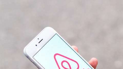 Airbnb ampliará el catálogo de ofertas para sus usuarios.