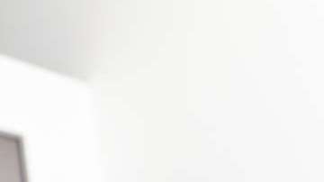 Regularmente, las chicas que beben mucho café suelen tener pechos pequeños.