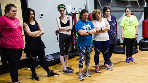 Alexandra Allred está detrás de esta singular obra literaria y es experta en artes marciales.