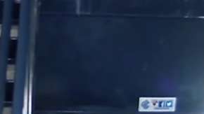 El beisbolista venezolano Danry Vásquez fue captado golpeando a su novia