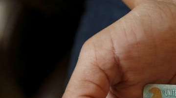 Los beneficiarios de la “Green Card” deberán presentar una identificación con foto antes de recibir la tarjeta en su casa.