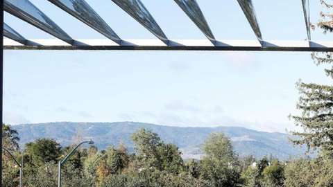 Algunas empresas, como Apple, están haciendo cambios en sus oficinas para traer un poco de lo exterior. Getty Images