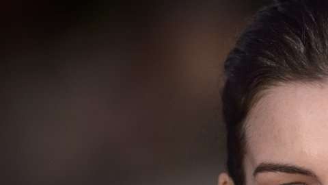 Anne Hathaway reveló que está ganando peso para la interpretación de un personaje en el cine, anticipándose a quienes quieran estigmatizarla.