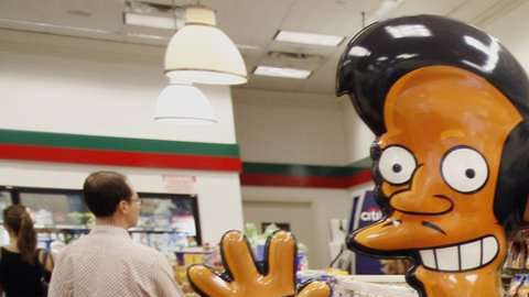 La forma en que "Los Simpson" reflejan el personaje indio de Apu Nahasapeemapetilon les supuso algunas duras críticas a los creadores de la serie.