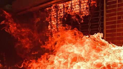 La imagen refleja un momento tenso de las protestas que tuvieron lugar el pasado año en Venezuela contra el gobierno de Nicolás Maduro.