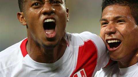 Perú llevará dos equipaciones al Mundial ¿Será posible una tercera? (Foto: EFE / Ernesto Arias)