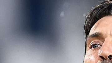 El gran arquero italiano de la Juventus Gianluigi Buffon podría emigrar fugazmente al fútbol argentino. (Foto: EFE/EPA/ALESSANDRO DI MARCO)