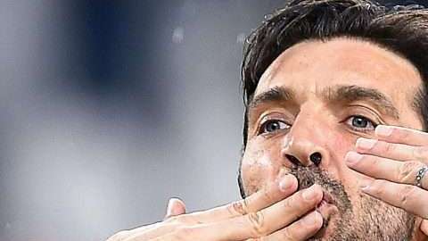 El gran arquero italiano de la Juventus Gianluigi Buffon podría emigrar fugazmente al fútbol argentino. (Foto: EFE/EPA/ALESSANDRO DI MARCO)