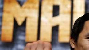 El boxeador filipino Manny Pacquiao y el campeón welter de la Asociación Mundial de Boxeo, el argentino Lucas Matthysse. (Foto: EFE/ Francis R. Malasig)