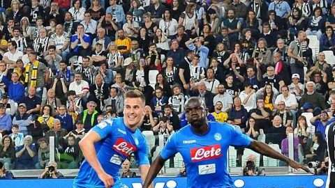 El jugador senegalés del Napoli Kalidou Koulibaly (celebra el gol del triunfo frente al Juventus FC. (Foto: EFE/EPA/ALESSANDRO DI MARCO)