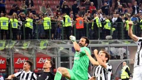 Jugadores de la Juventus de Turín de la Serie A celebran su triunfo ante el FC Inter. (Foto: EFE/EPA/MATTEO BAZZI)