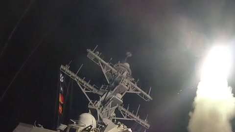 En abril de 2017 Estados Unidos lanzó 59 misiles contra la base aérea de Al Shayrat en respuesta a un ataque con armas químicas. EPA