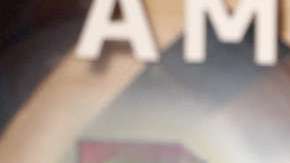 Mack nació en Alemania y creció en California, donde comenzó su carrera siendo una niña de 4 años