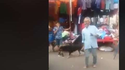 El hombre sorprendió a los presentes con sus pasos.