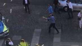 La Policía pidió a los residentes evitar la zona.