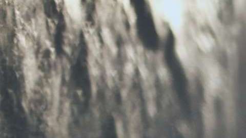 Comúnmente se escucha que el agua fría ayuda a poner la piel más firme y la caliente es buena para la relajación.