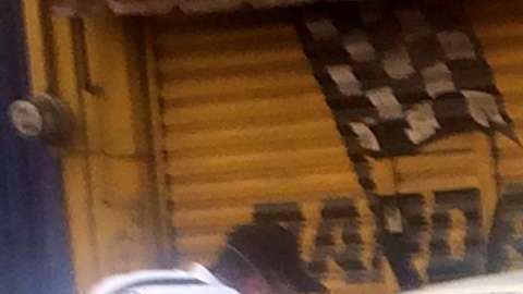 Los cuerpos de Isidro Casarrubias, y el policía Edilberto Santos estaban en un auto.