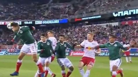 Chivas sacó el cero de su visita a NY Red Bulls y ya es finalista de la Concachampions.