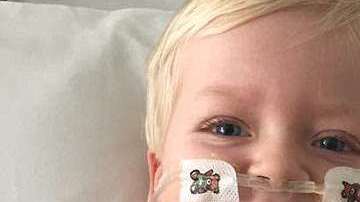 Un niño de dos años se recupera de una rara enfermedad tras ser desconectado del soporte vital.