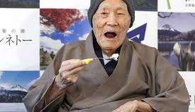 Este es el hombre, originario de Japón, mas viejo del mundo.