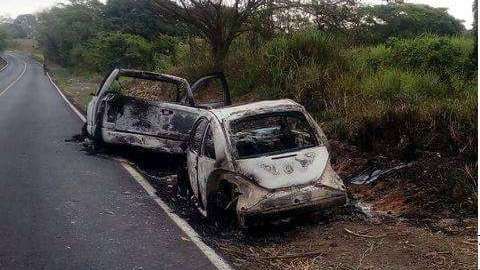 Los autos fuern¿on calcinados.