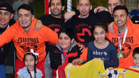 El Morelia conquistó el campeonato en la liga Wendy City Soccer League de Melrose Park. (Javier Quiroz / La Raza)