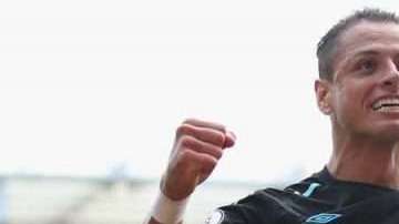 Javier 'Chicharito' Hernández luce enamorado.