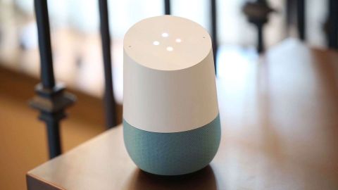 La bocina inteligente Google Home.