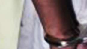 hombre-arrestado-detenido-esposas-policia-fbi-getty