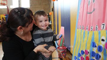 Familias inmigrantes con hijos pequeños destacan la importancia de contar con un nuevo centro de educación temprana en Brighton Park