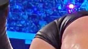 La ex campeona de UFC,. Ronda Rousey conquistó a la afición, se vengó de Stephanie McMahon y, de paso, apaleó a Triple H.