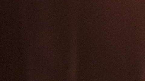 Izan Llunas como el joven Luis Miguel junto a Óscar Jaenada, el padre del artista.