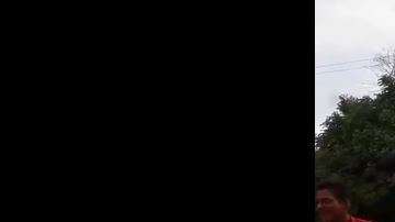 Se aprecia en el video a la novia muy sonriente.