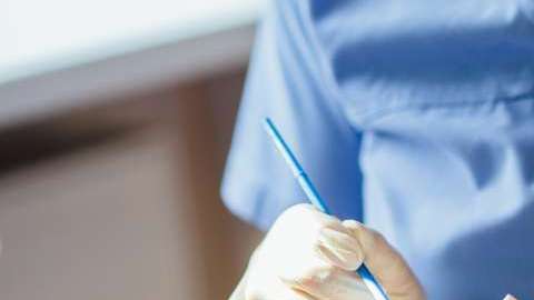 El cáncer cervical está vinculado al Virus del Papiloma Humano.