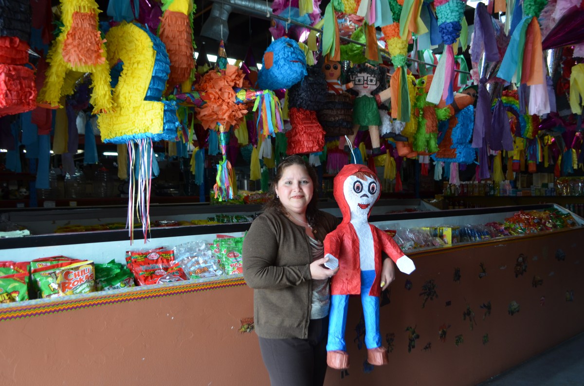 Pinata Chicago El arte mexicano vibra en Chicago con coloridas piñatas este Cinco de ...